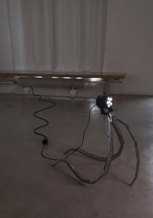 Crawler, welded and sanded steel, led-lamp, extencion cord, 75 x 65 x 40, 2019