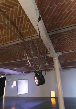Grab, welded and sanded steel, led-lamp, extension cord, 70 x 40 x 40cm, 2020